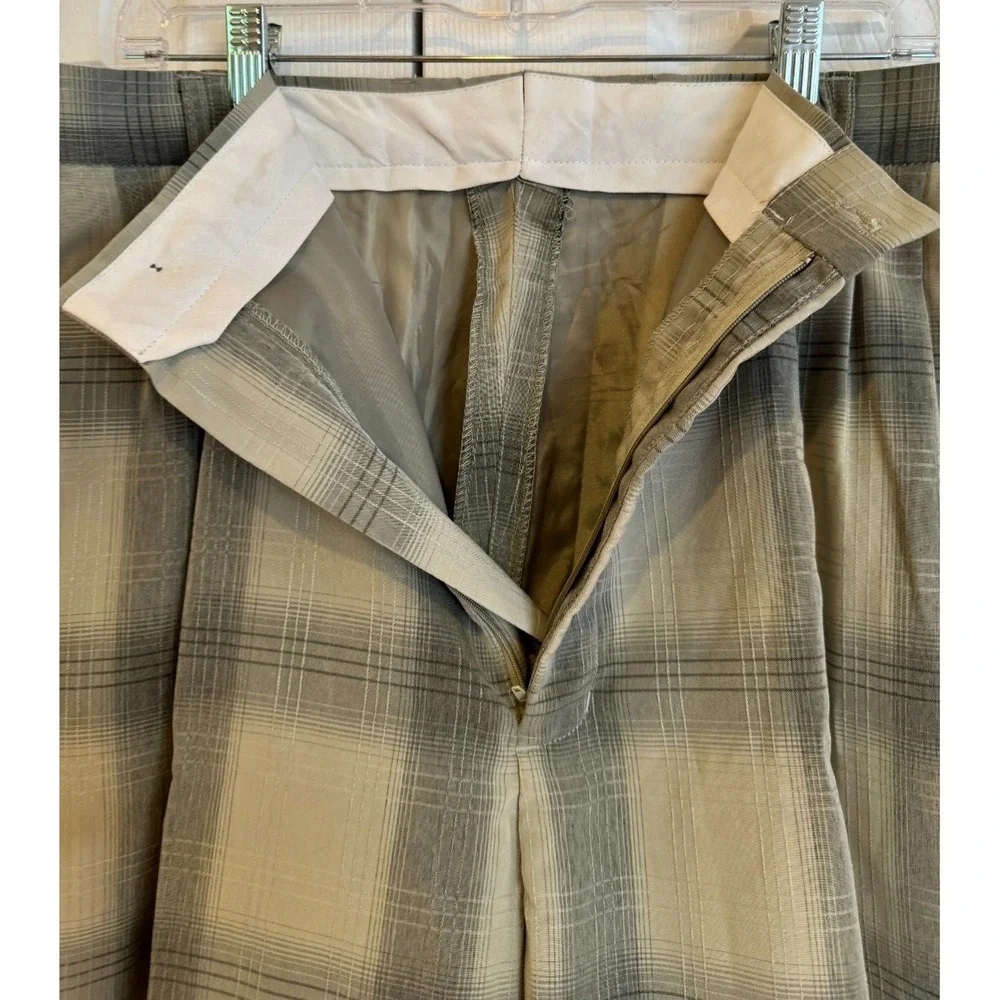 Virgola Uomo Beige & Gray Pleated Lined Shorts Cuffed Hem Men's Size 40 - Picture 3 of 6